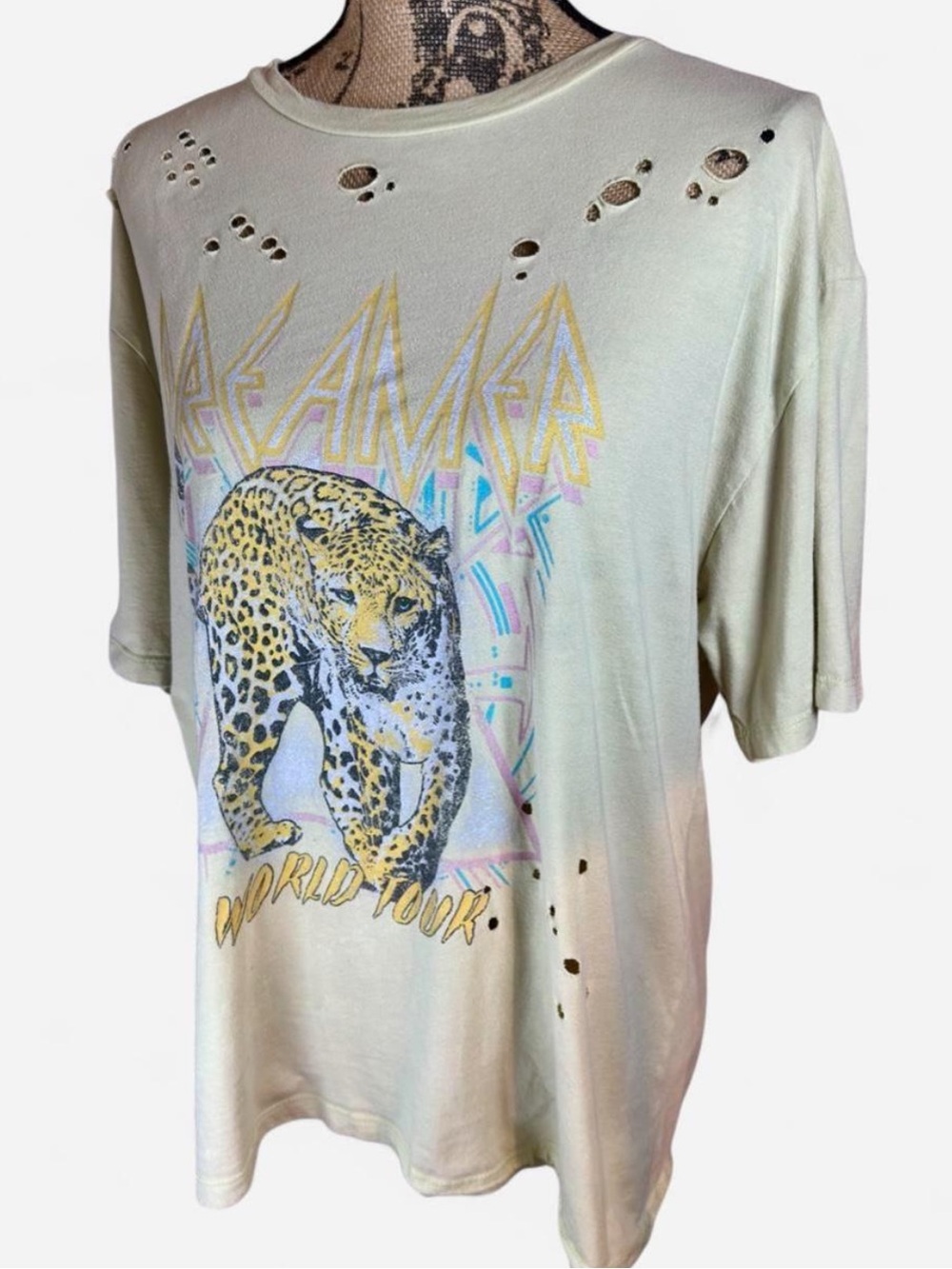 Zutter Dreamer World Tour Distressed Leopard Graphic Rock Tee Cream M